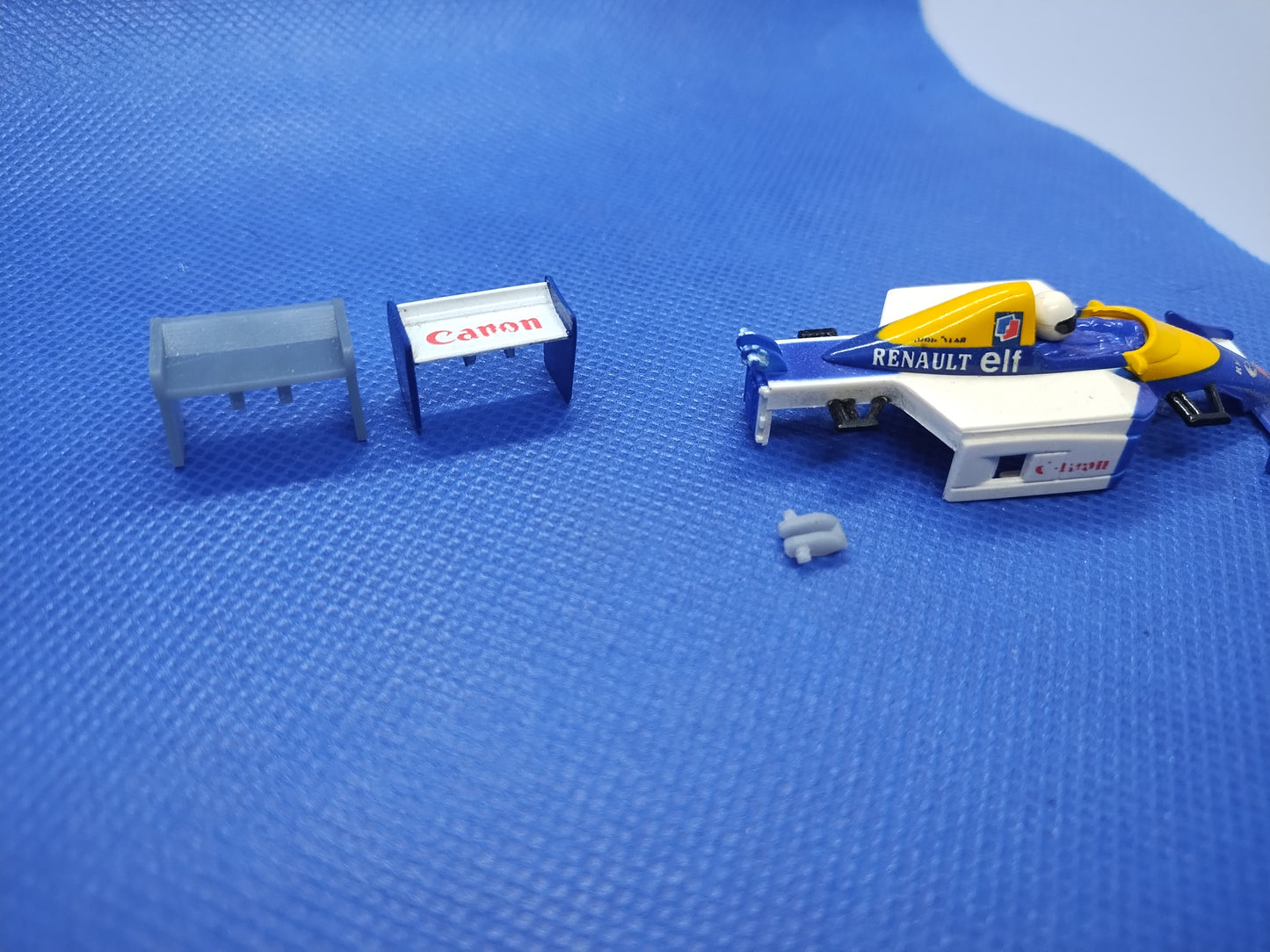 Tyco Elf Renault Indy Reproduction Wing And Wing holder