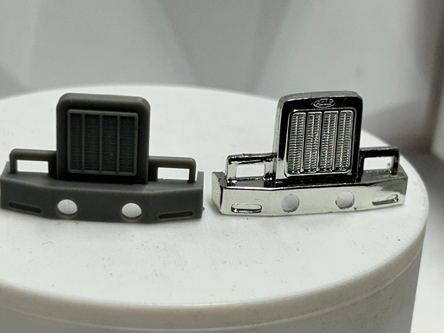 US-1 TRUCKING PETER BUILT GRILL