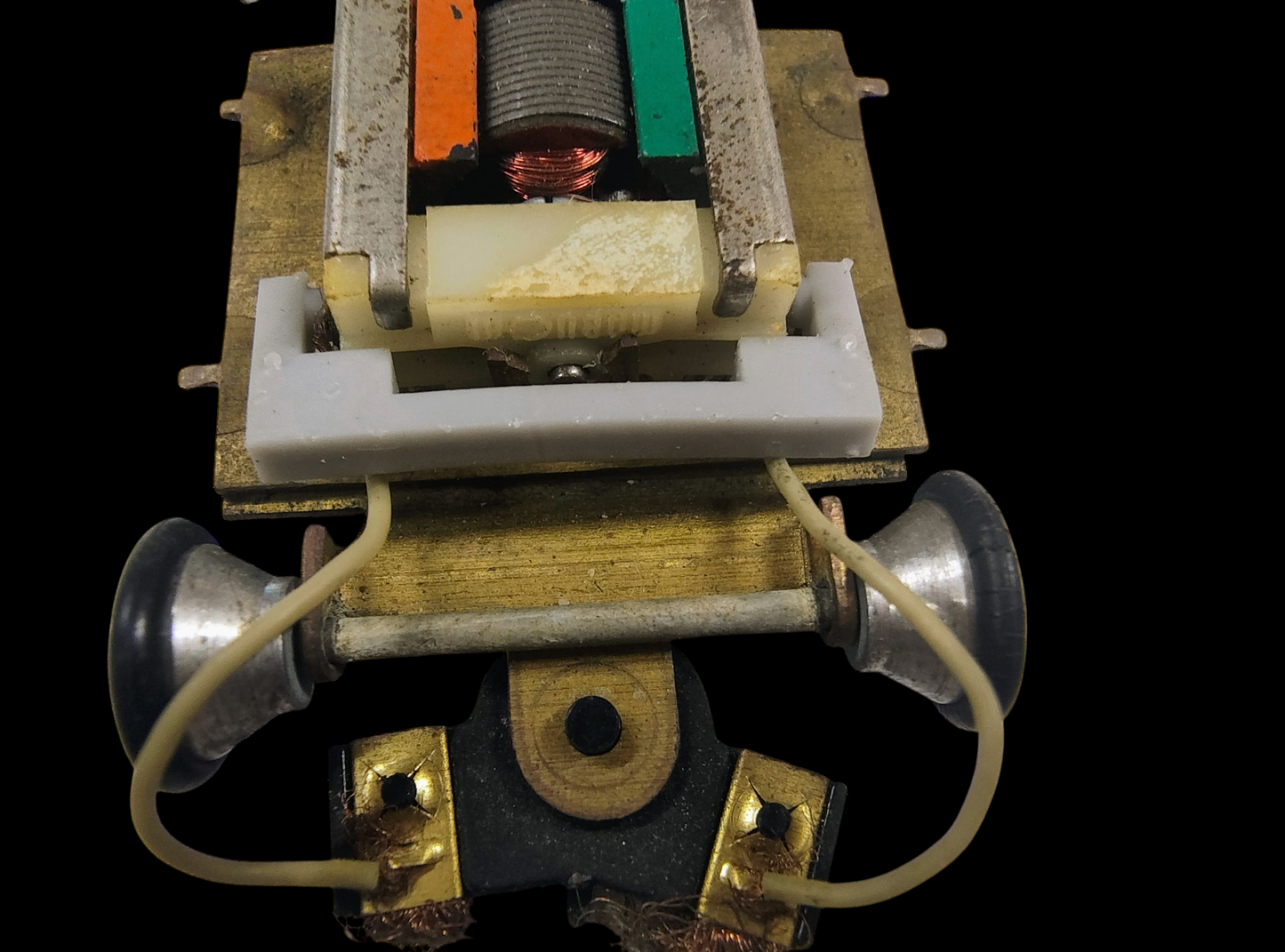Reproduction riggen slot car motor wire retainer clip