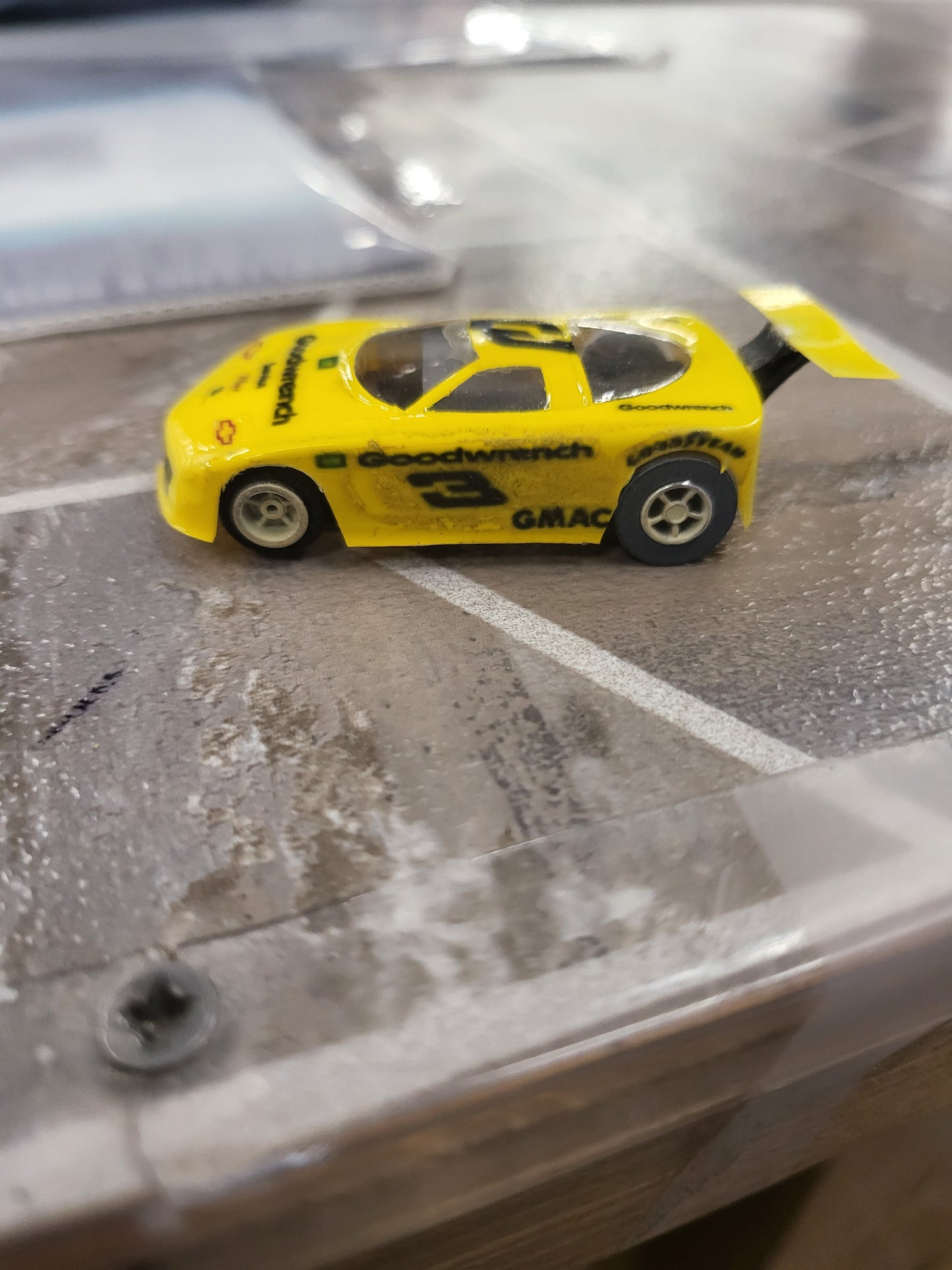Magnatraction lexan body clip