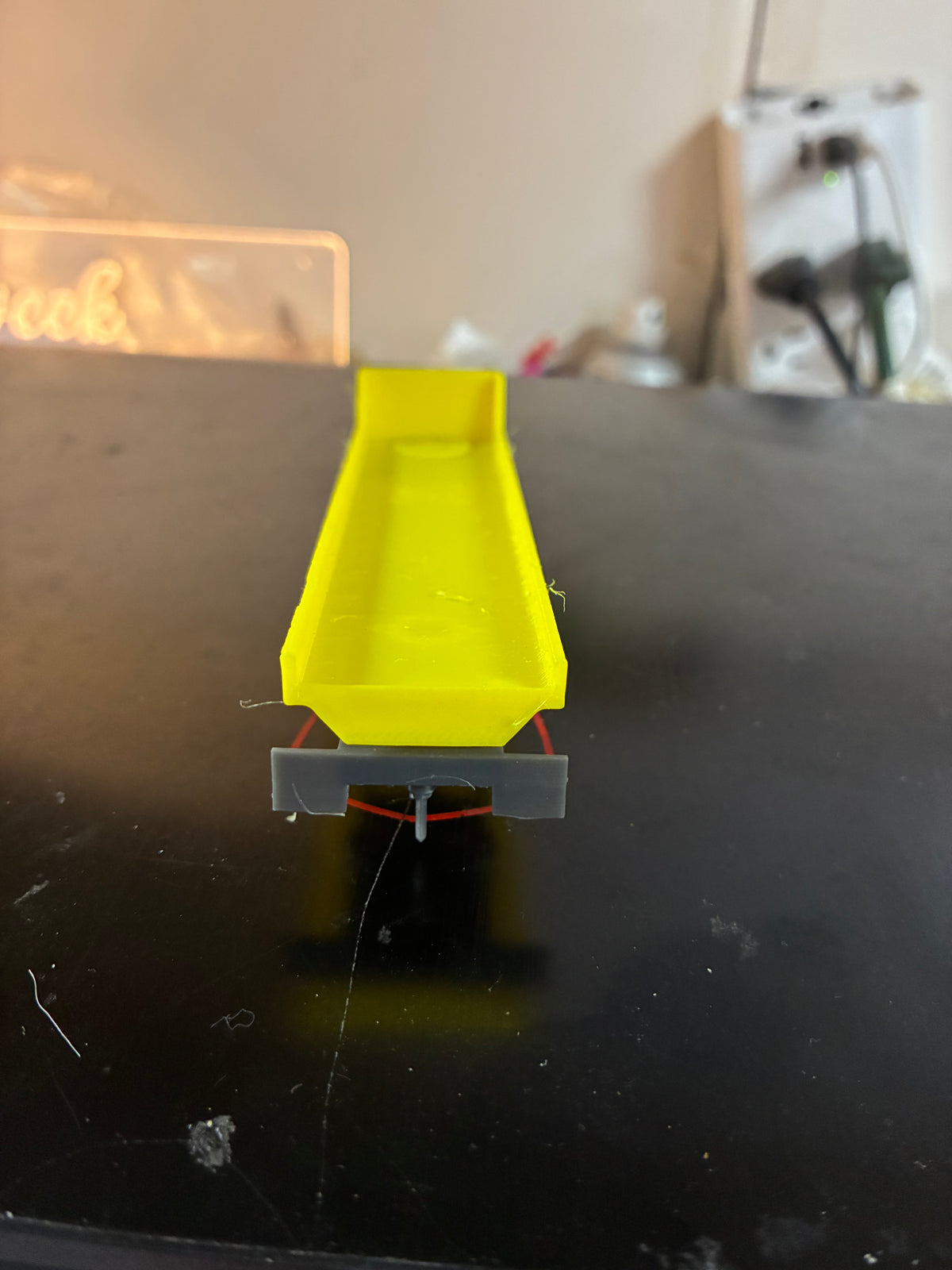US-1 Trucking 3D Printed Flatbed Trailer with Magnet-Ready Axle Bogie – Magnets Not Included