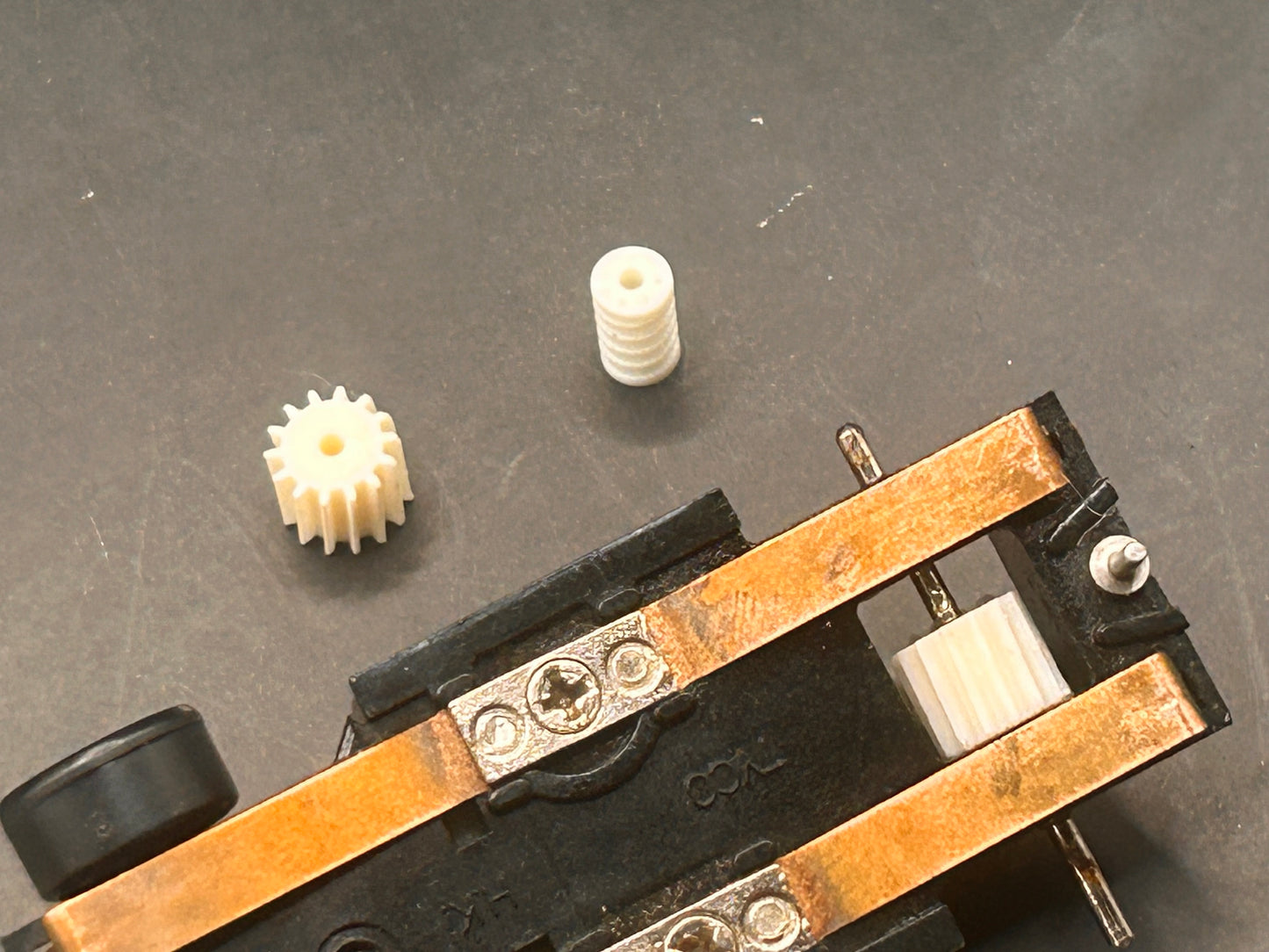US-1 Trucking Replacement Gear Set – Worm Gear + Crown/Drive Gear