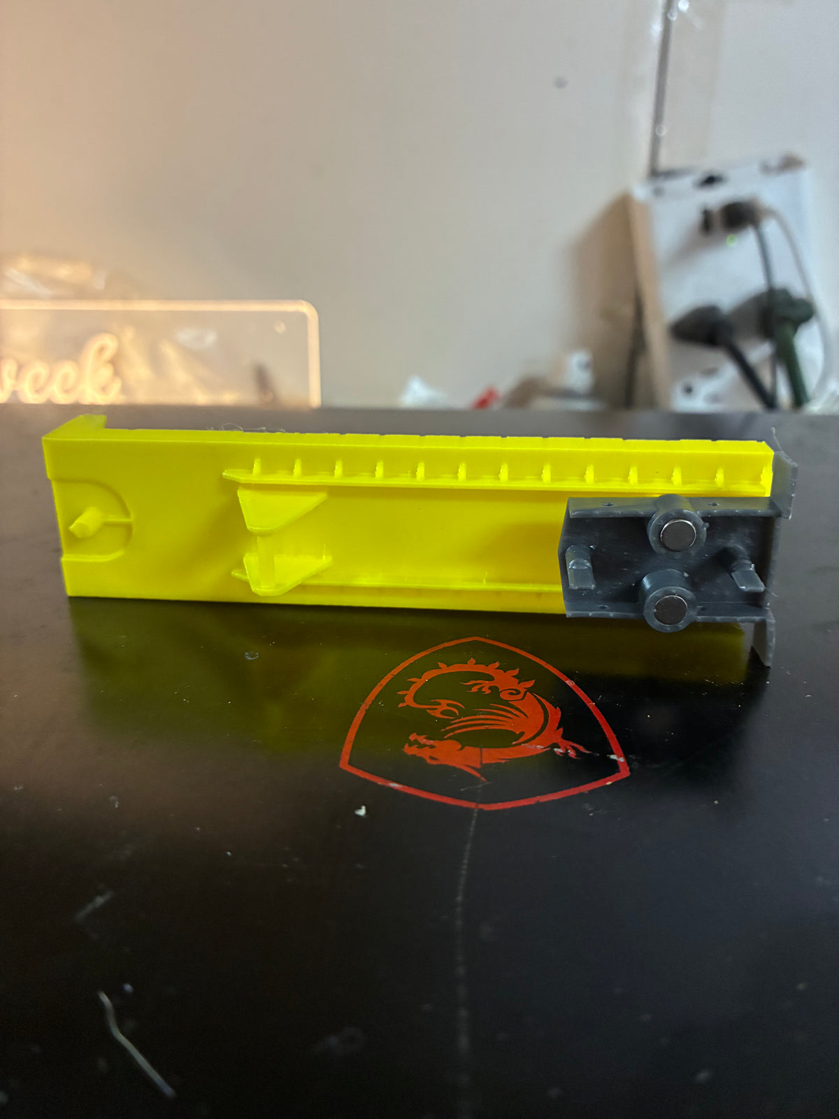 US-1 Trucking 3D Printed Flatbed Trailer with Magnet-Ready Axle Bogie – Magnets Not Included