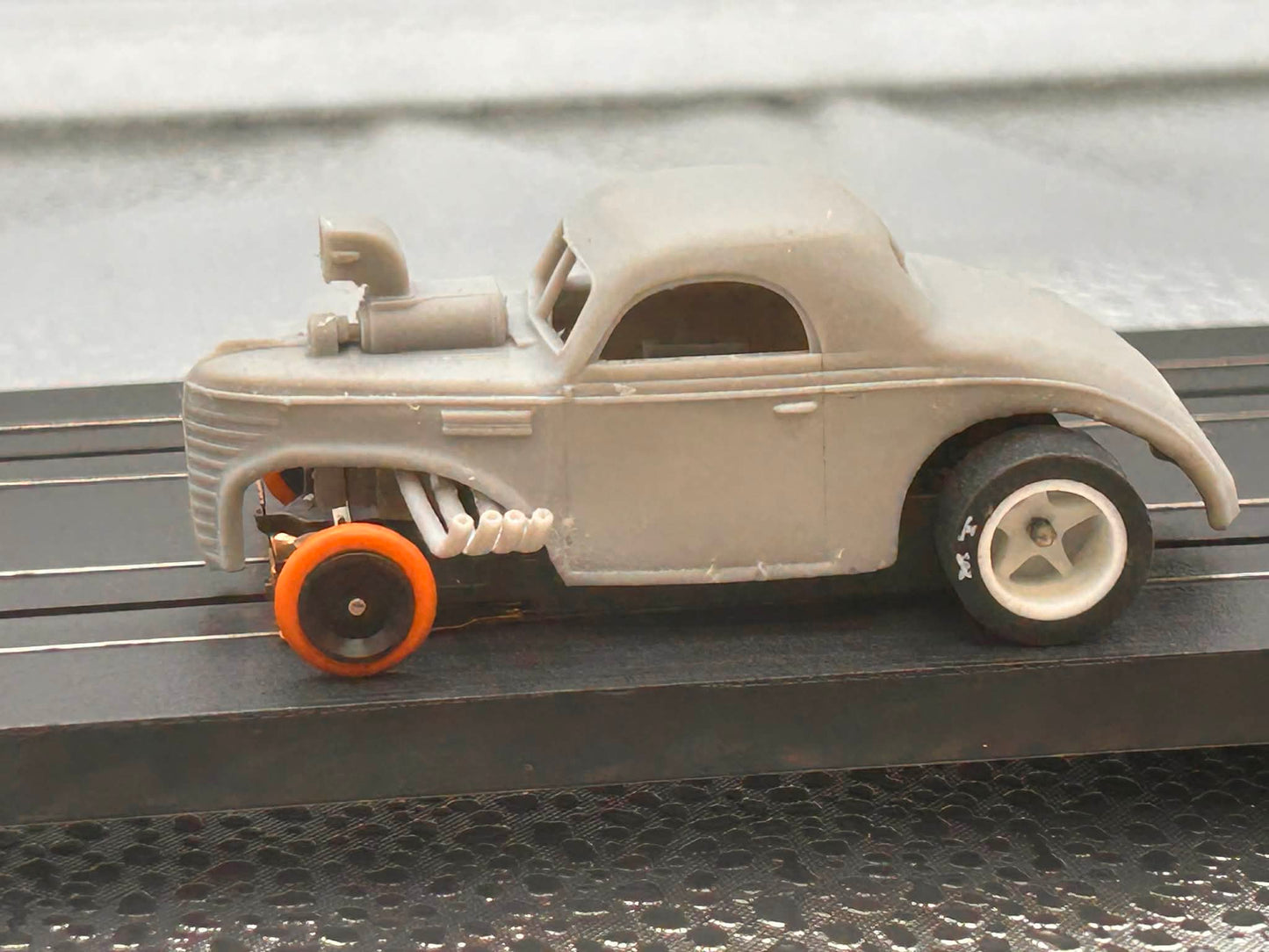 1939 MGP Fenderless Plymouth body with motor (fits a MGP 1.7 and jag chassis) (body only)