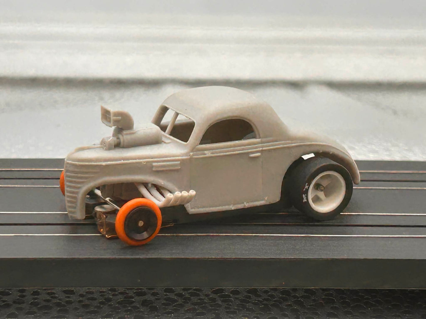 1939 MGP Fenderless Plymouth body with motor (fits a MGP 1.7 and jag chassis) (body only)