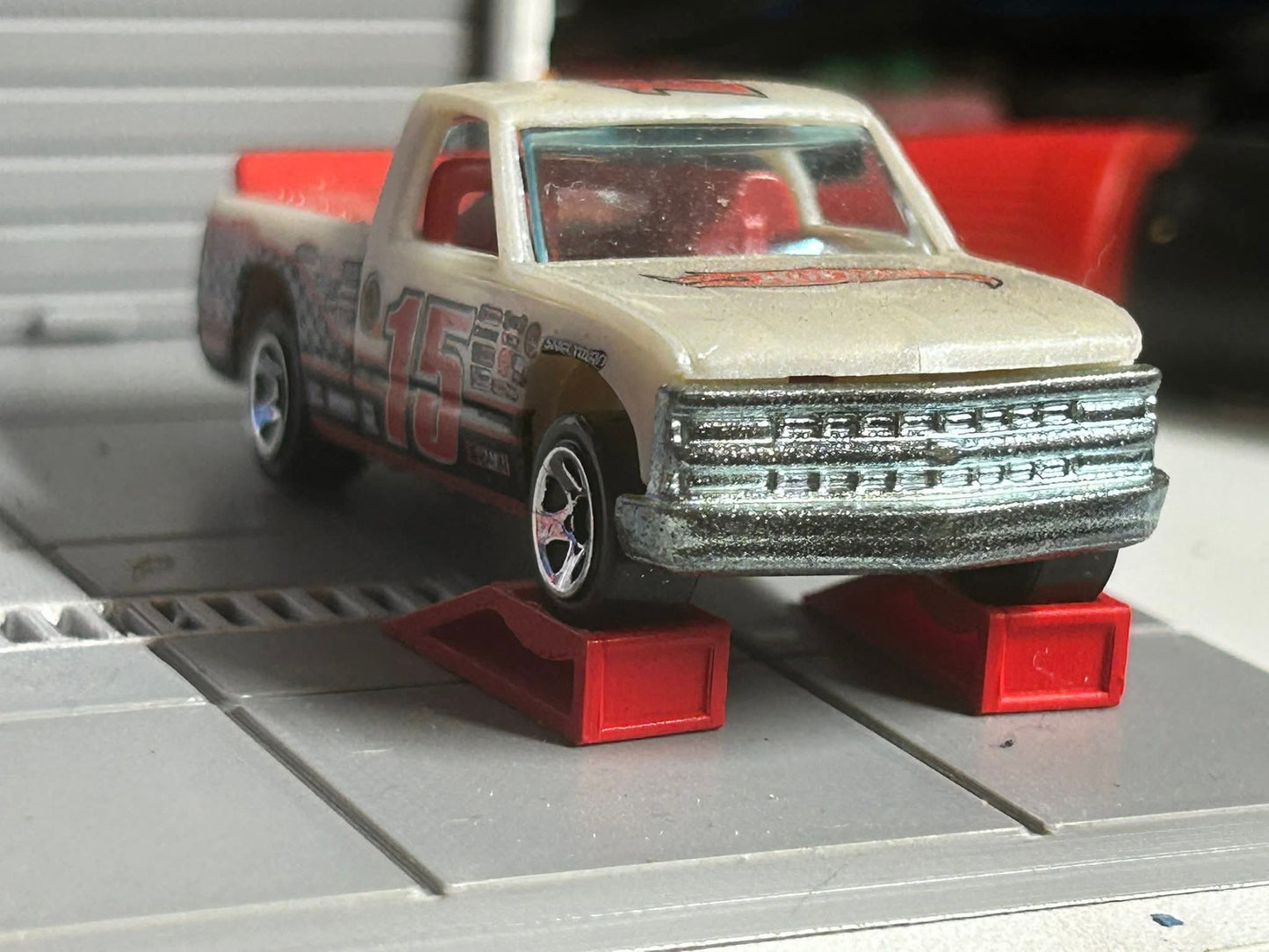 Ho scale Slotcar/diecast display car ramps (body not included)